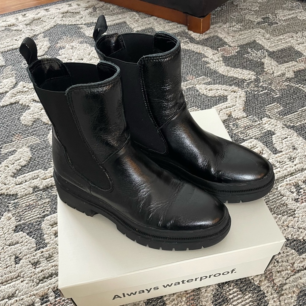 COUGAR mid-height leather chelsea boot
